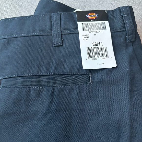 Dickies Men's 11" Industrial Cargo Short, 36/11" Inseam - Picture 6 of 7